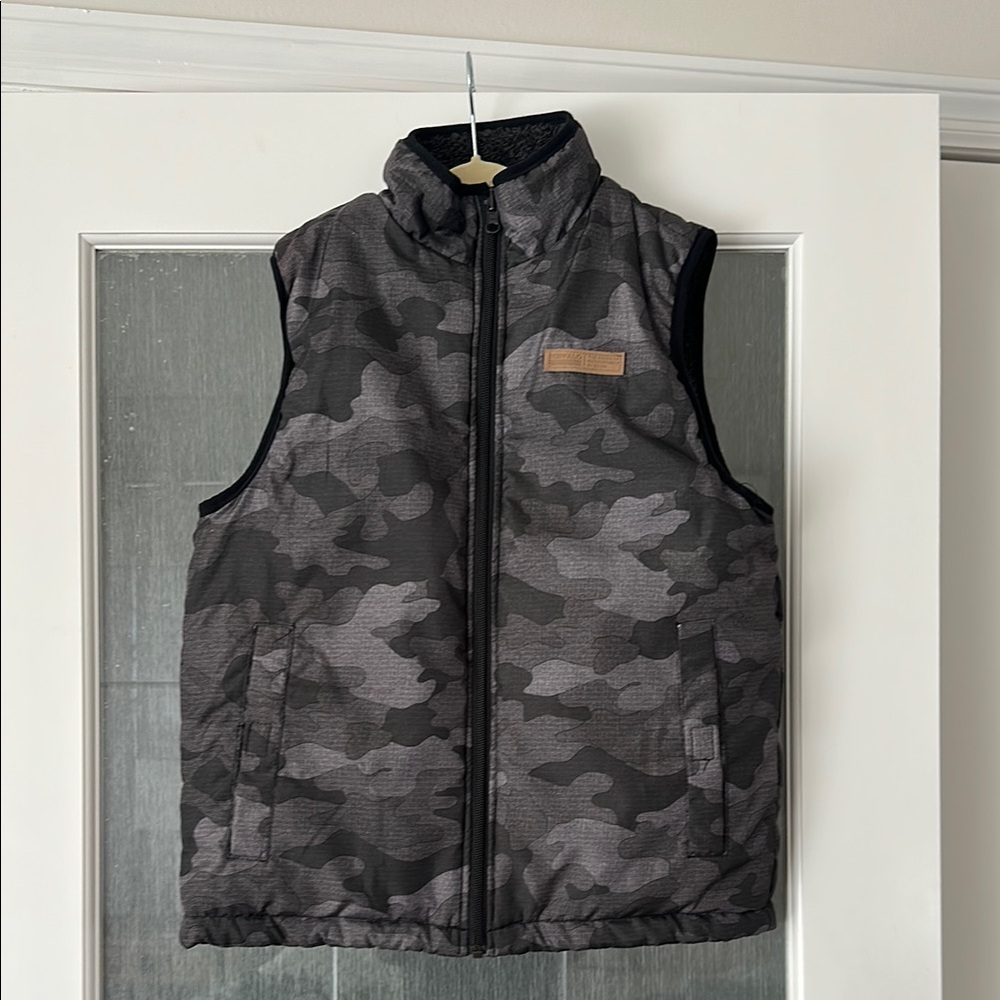 Buffalo David Bitton Kids Camo Vest - Black and Gray reversible to blue gray